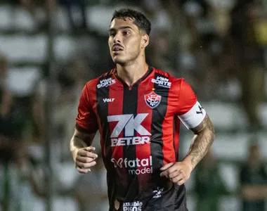 Lucas Halter é o capitão do Vitória desde que chegou ao clube
