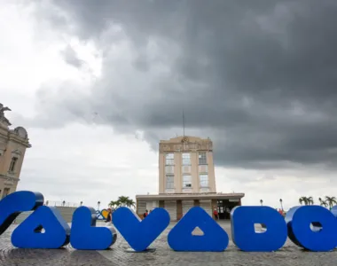 Previsão do tempo indica tempo nublado e possibilidade de chuva em Salvador