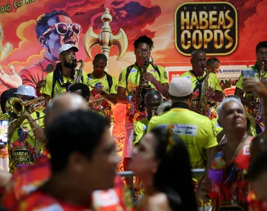 Coquetel da tradicional banda Habeas Copus esquenta desfile no circuito Sérgio Bezerra