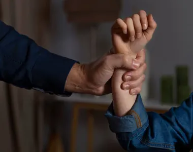 Menina era ameaçada para não contar às pessoas sobre o abuso