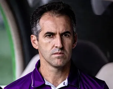 Léo Condé atualmente comanda o Ceará