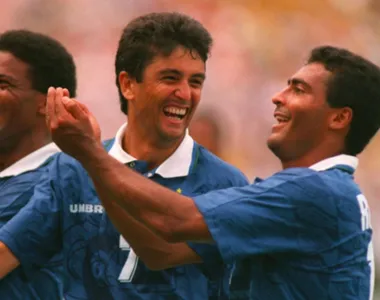 Romário e Bebeto foram eleitos após sucesso nos campos