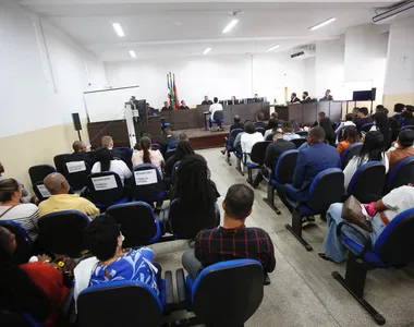 Júri popular começou na manhã desta terça-feira (20)