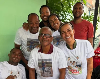 Família de Franklin Reis fez camisas para recebê-lo em casa