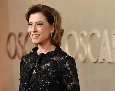 Fernanda Torres no tapete vermelho do Oscar 2025