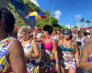 Baianos e turistas encaram os primeiros momentos do Carnaval 2025