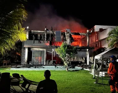 Casa ficou totalmente destruída