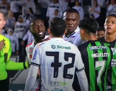 O jogo ficou paralisado por 15 minutos