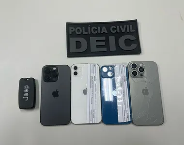 Com o suspeito, quatro iPhones foram apreendidos