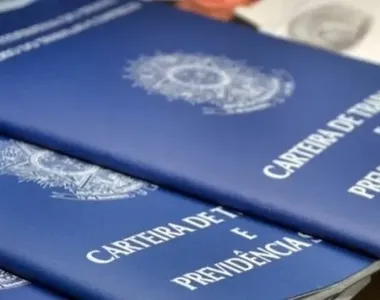 É necessário apresentar a Carteira de Trabalho física ou digital