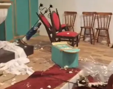 Vídeo mostra estado que o local ficou após vandalismo; assista