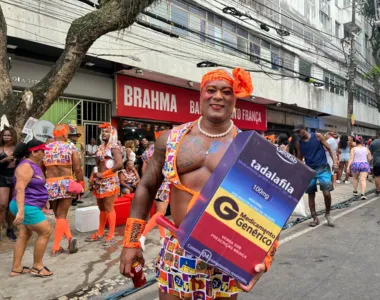 Foliões curtem último dia do Carnaval de Salvador