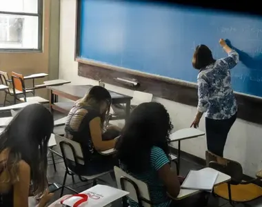 Docentes cobram melhores condições de trabalho