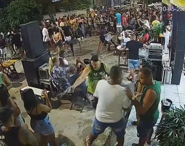 Vítima sofreu diversos tiros à queima-roupa
