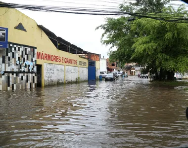 Temporal do últimos dias provocou estragos na cidade