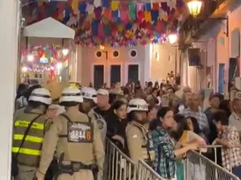 Festa no Pelô atinge superlotação e acesso é bloqueado; veja o vídeo - Imagem