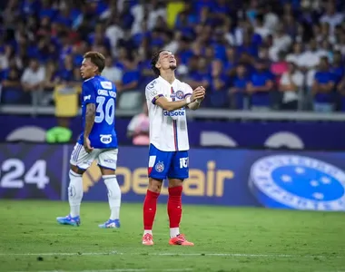 Biel em ação pelo Bahia contra o Cruzeiro