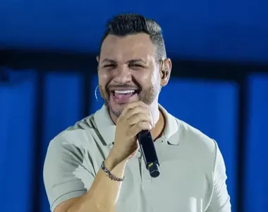 Cantor Lenno Ferreira