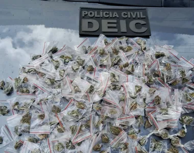 O homem foi abordado após tentar fugir dos policiais
