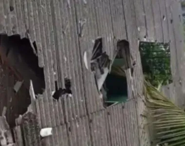 Telhas ficaram destruídas