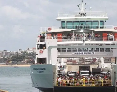 Homem estava no ferry Zumbi dos Palmares quando caiu