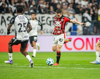 Rubro-Negro se empenha e em duelo com equipe paulista