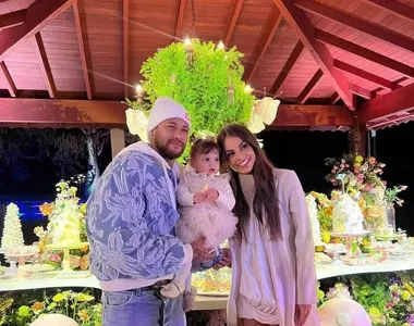 Neymar posou para foto