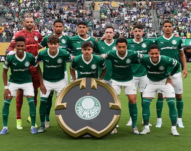 Clube palmeirense foi o primeiro brasileiro a entrar em campo