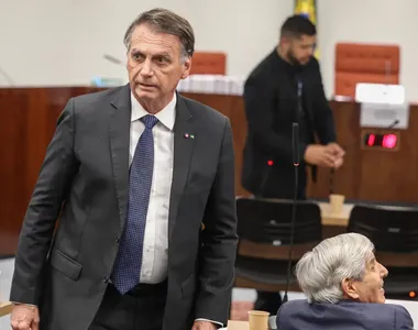 Jair Bolsonaro prestou depoimento nesta terça-feira (10)