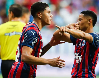 Tiago marcou dois gols no jogo