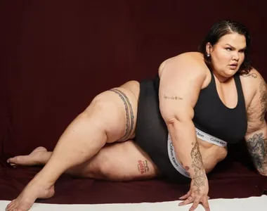 Entre o período antes e após a cirurgia, influenciadora perdeu cerca de 15kg