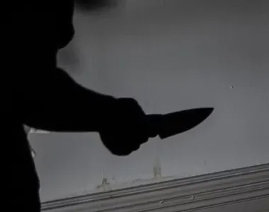 Suspeitos usaram facas para matar o guarda