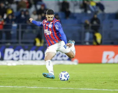 Michel Araújo foi o autor do terceiro gol do Bahia em cima do RB Bragantino