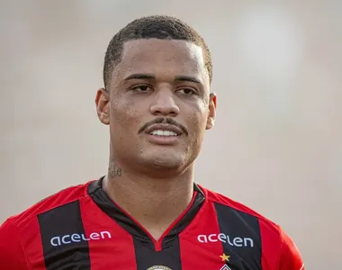 Janderson tem oito gols na temporada