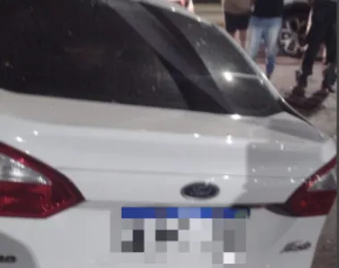 Veículo ficou completamente destruído