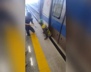 Trabalhador ficou preso entre o vagão e a plataforma