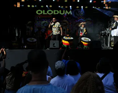 Vocalista Lucas Andrade defendeu a tradição do Olodum no período junino