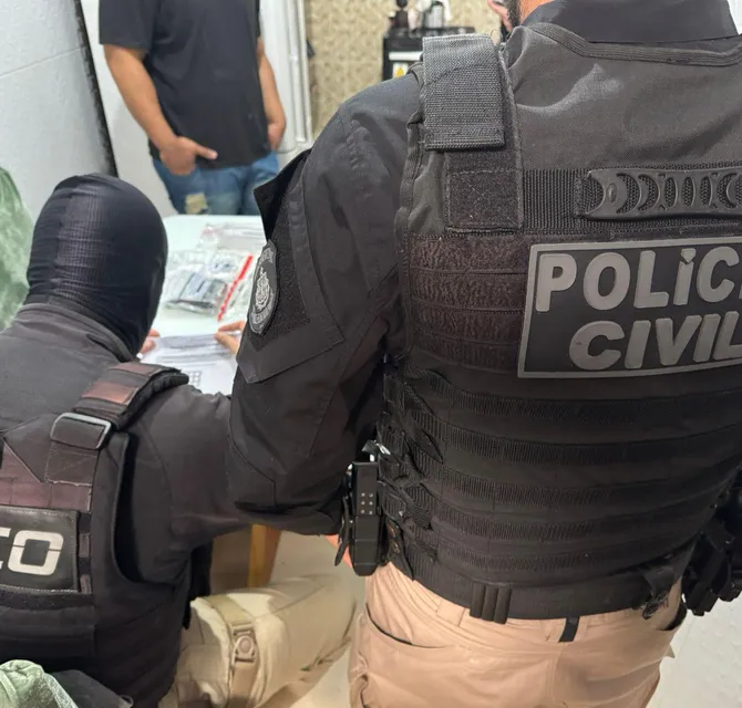 Imagem ilustrativa da imagem Urgente! Advogado parceiro de facção criminosa em Eunápolis é preso