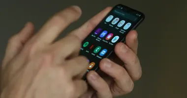 Imagem ilustrativa da imagem Privacidade reforçada: 'Zap' muda regras para menores de 18