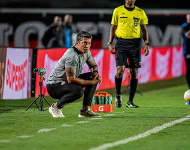 Comandante não venceu nenhum clássico Ba-Vi à frente do Rubro-Negro