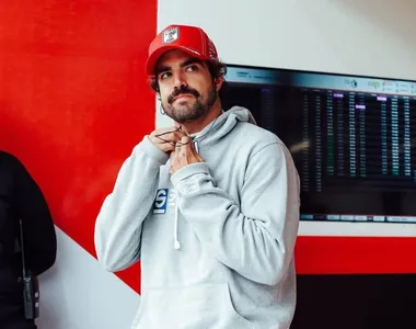 Caio Castro está dedicado ao automobilismo
