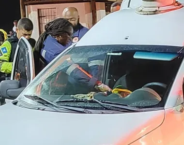 Corpo foi encontrado no banco de carona