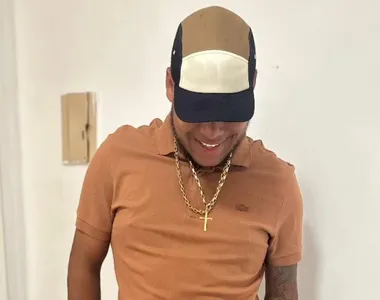 O jovem chegou a ser socorrido, mas não resistiu aos tiros