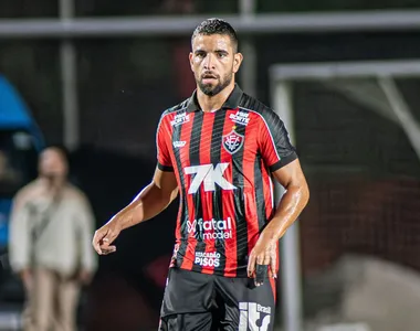 Pepê pode entrar em campo neste domingo (20)