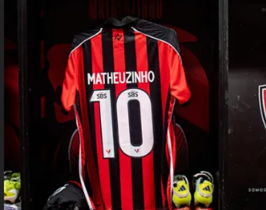 Meia estreou com novo número na derrota para o Confiança