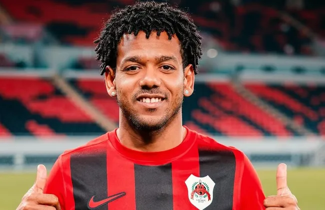 Imagem ilustrativa da imagem Novo atacante do Vitória quase derrubou o Real Madrid no Mundial