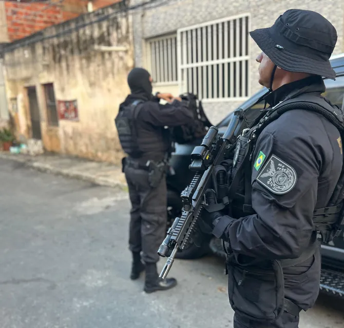 Imagem ilustrativa da imagem Investigação quebra 'alfabetização' do CV no Nordeste de Amaralina