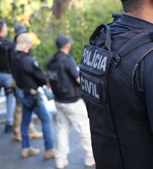 Imagem ilustrativa da imagem Cismou? Mulher é presa após incendiar casa da filha na Bahia