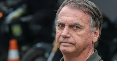 Imagem ilustrativa da imagem Após dar 'pt', médicos tomam decisão sobre Bolsonaro
