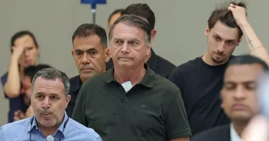Imagem ilustrativa da imagem Bolsonaro é diagnosticado com câncer; confira estado de saúde